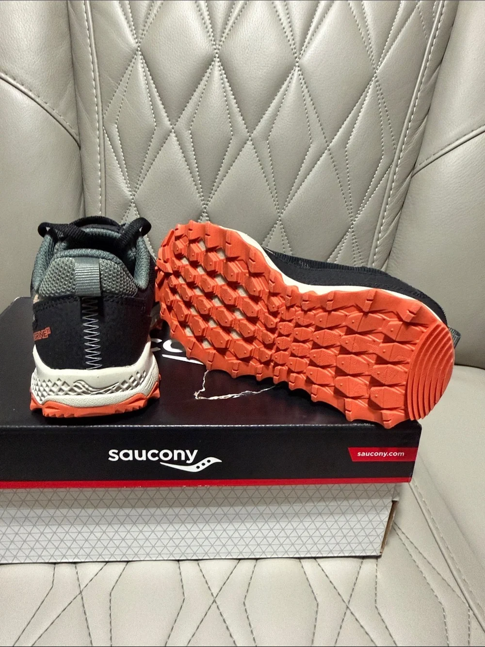 Saucony PEREGRINE11 Kids Black and Coral Trail Sneakers